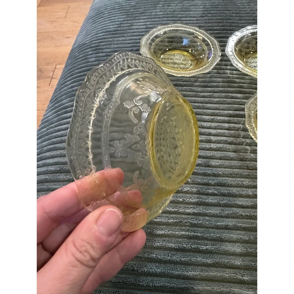 Set of 4 Vintage Yellow Depression Glass Berry Bowls Ornate Embossed Floral‎
